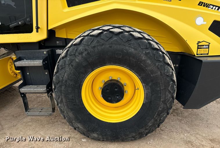image for item ED5677 2017 Bomag BW211 DH-5 single drum vibratory roller