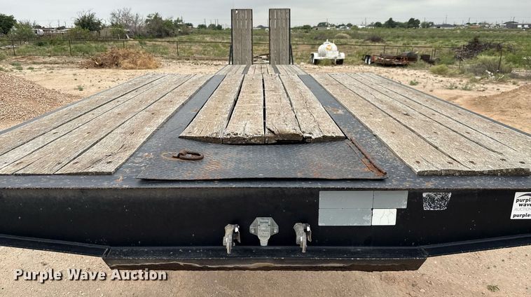 image for item ED5679 2014 Kaufman drop deck equipment trailer