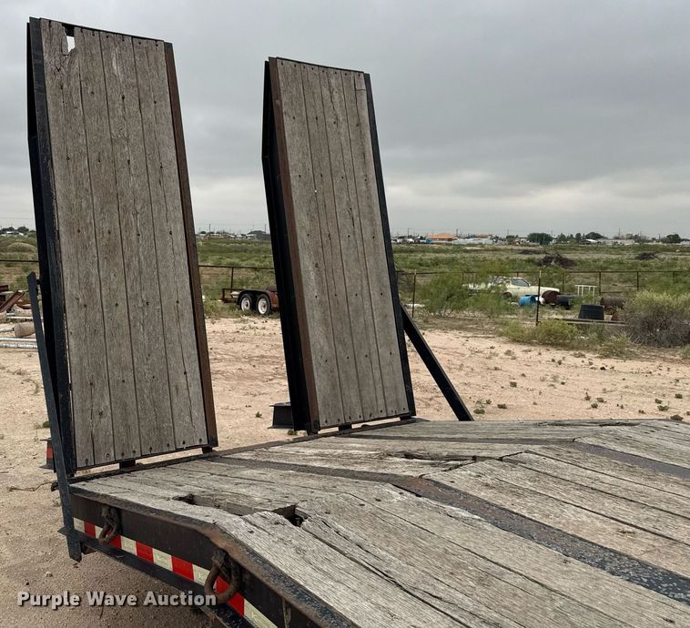 image for item ED5679 2014 Kaufman drop deck equipment trailer