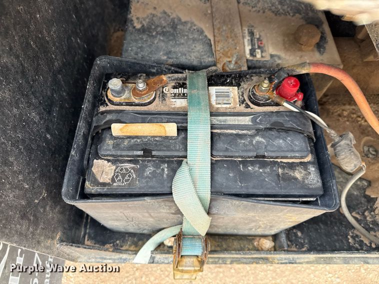 image for item ED5679 2014 Kaufman drop deck equipment trailer