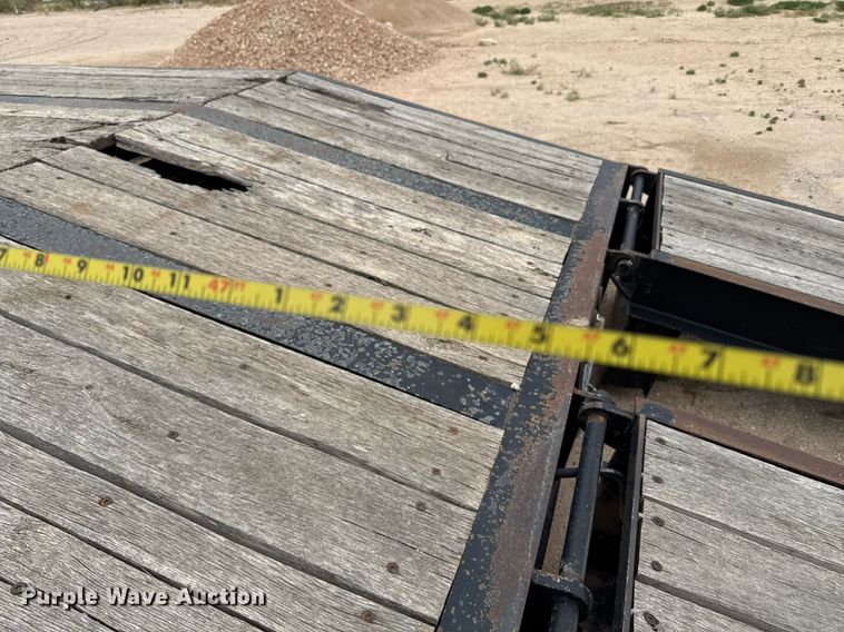 image for item ED5679 2014 Kaufman drop deck equipment trailer