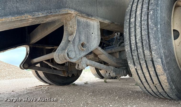 image for item ED5679 2014 Kaufman drop deck equipment trailer