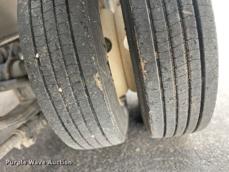 image for item ED5679 2014 Kaufman drop deck equipment trailer