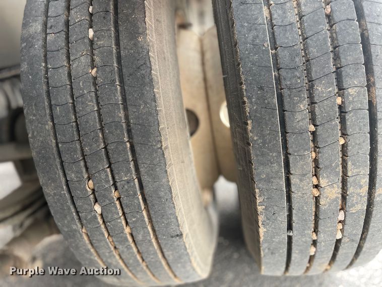 image for item ED5679 2014 Kaufman drop deck equipment trailer