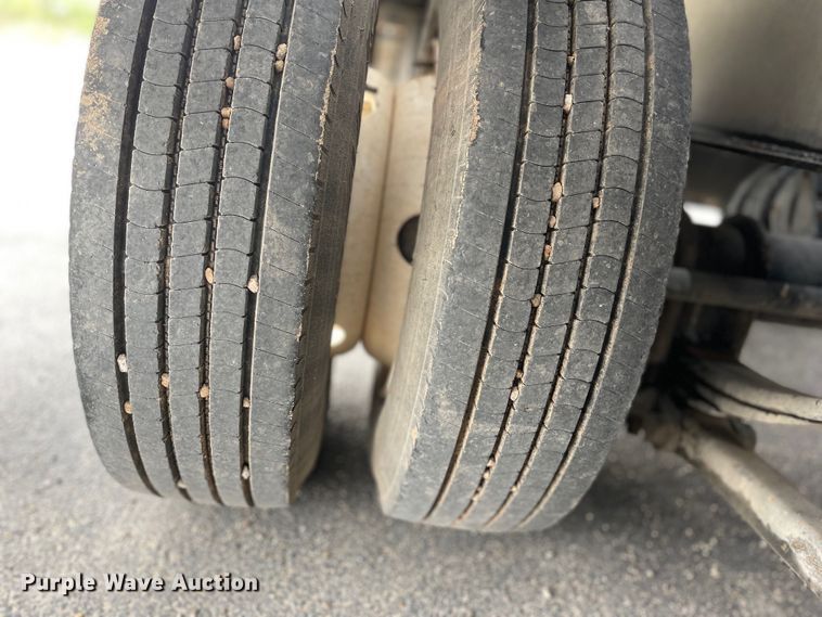 image for item ED5679 2014 Kaufman drop deck equipment trailer