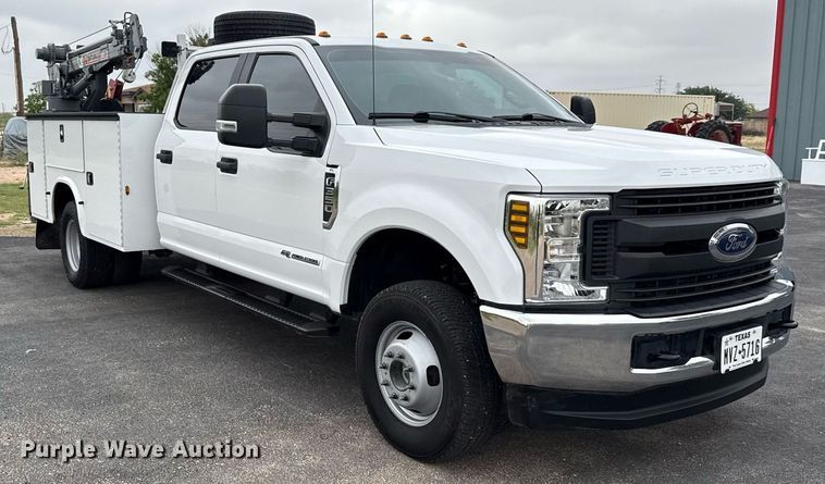 image for item ED5681 2019 Ford F350 Super Duty XL Crew Cab utility bed pickup truck