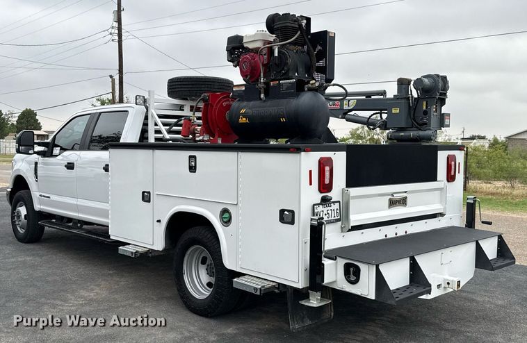 image for item ED5681 2019 Ford F350 Super Duty XL Crew Cab utility bed pickup truck