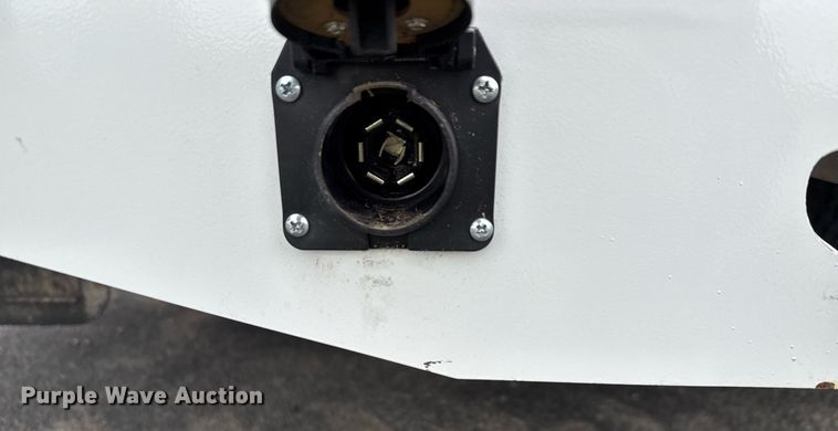 image for item ED5681 2019 Ford F350 Super Duty XL Crew Cab utility bed pickup truck