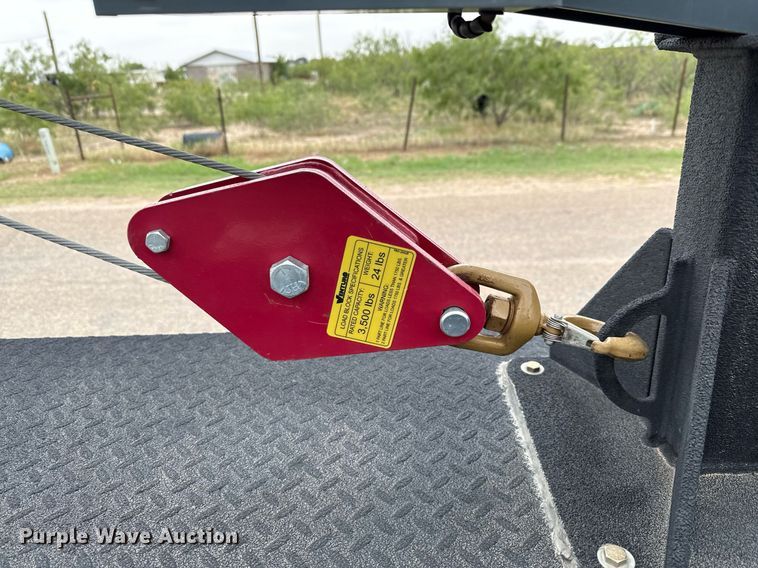 image for item ED5681 2019 Ford F350 Super Duty XL Crew Cab utility bed pickup truck