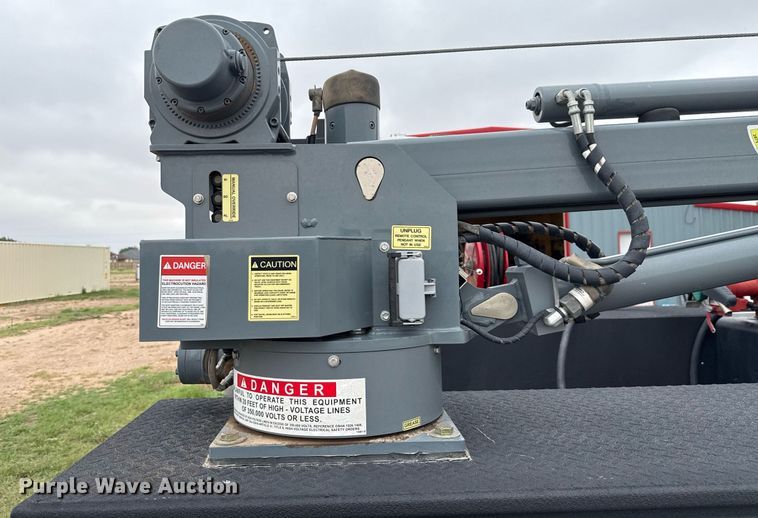 image for item ED5681 2019 Ford F350 Super Duty XL Crew Cab utility bed pickup truck