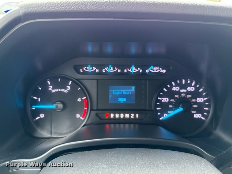 image for item ED5681 2019 Ford F350 Super Duty XL Crew Cab utility bed pickup truck