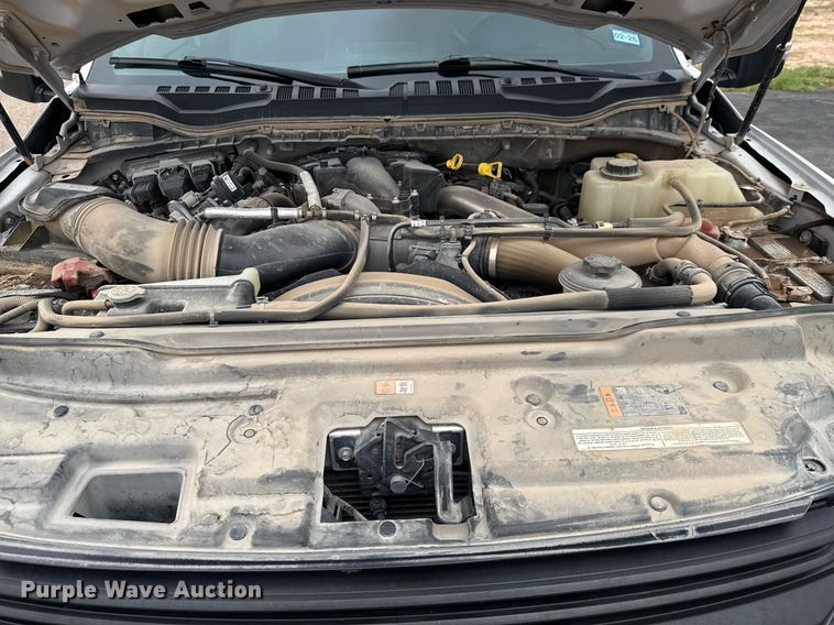 image for item ED5681 2019 Ford F350 Super Duty XL Crew Cab utility bed pickup truck