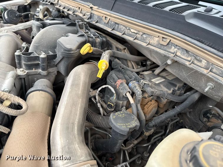 image for item ED5681 2019 Ford F350 Super Duty XL Crew Cab utility bed pickup truck