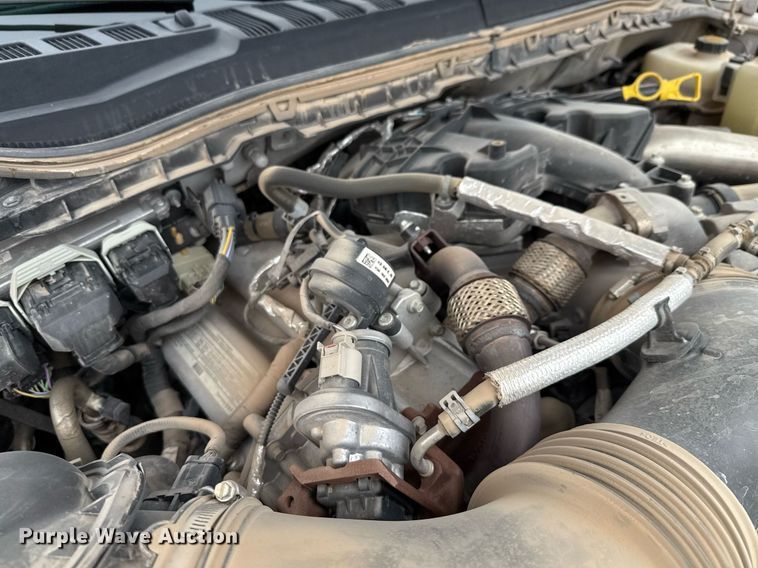 image for item ED5681 2019 Ford F350 Super Duty XL Crew Cab utility bed pickup truck