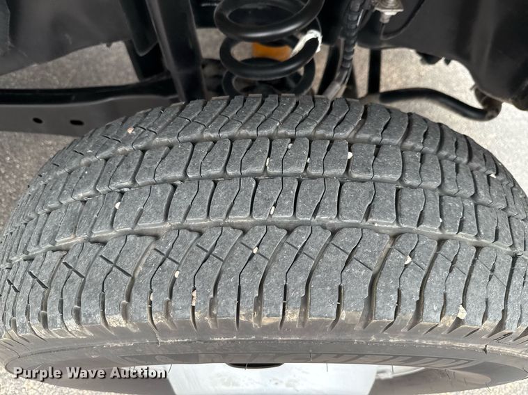 image for item ED5681 2019 Ford F350 Super Duty XL Crew Cab utility bed pickup truck