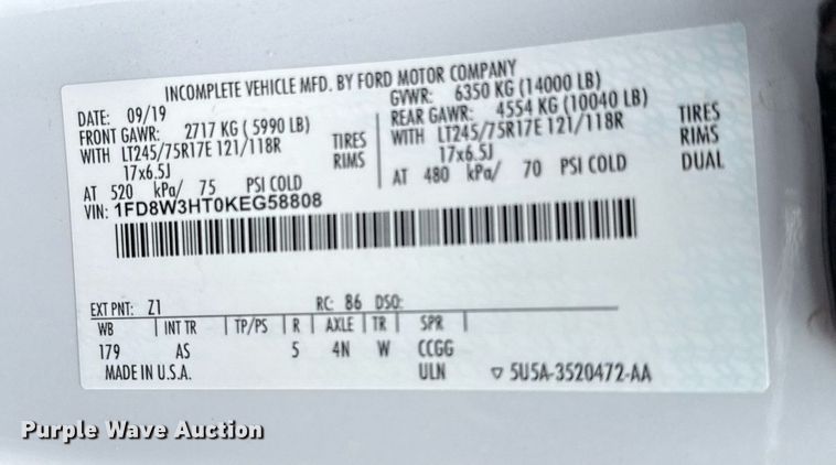 image for item ED5681 2019 Ford F350 Super Duty XL Crew Cab utility bed pickup truck