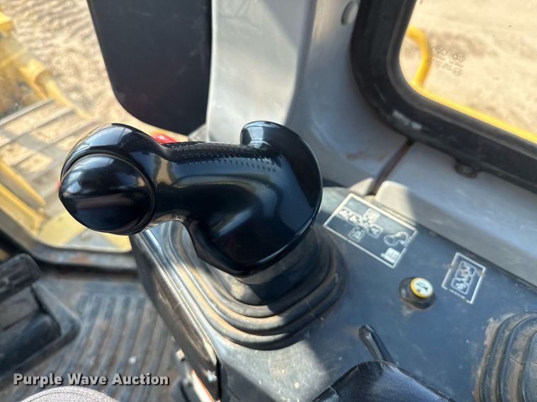 image for item ED5715 2019 Komatsu D65EX-18 dozer