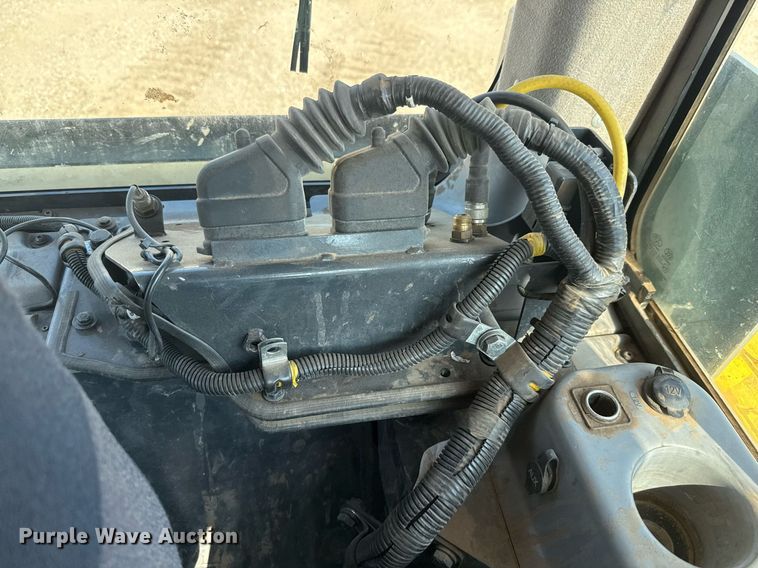 image for item ED5715 2019 Komatsu D65EX-18 dozer