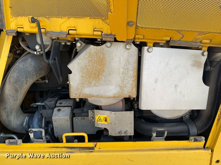 image for item ED5715 2019 Komatsu D65EX-18 dozer
