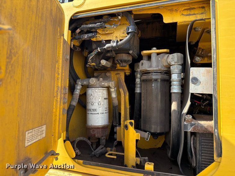 image for item ED5715 2019 Komatsu D65EX-18 dozer