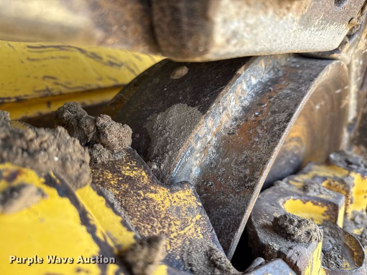 image for item ED5715 2019 Komatsu D65EX-18 dozer