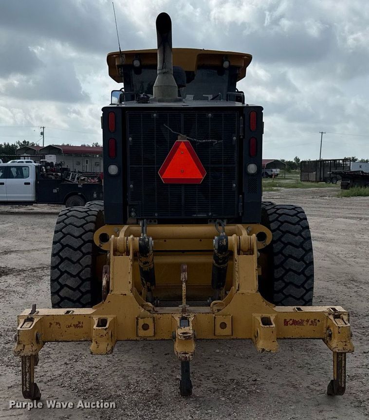 image for item ED5716 2012 John Deere 672G motor grader