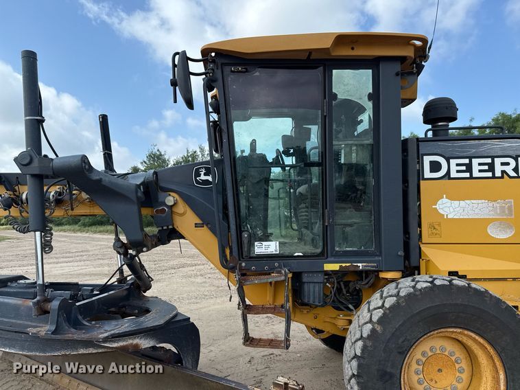 image for item ED5716 2012 John Deere 672G motor grader