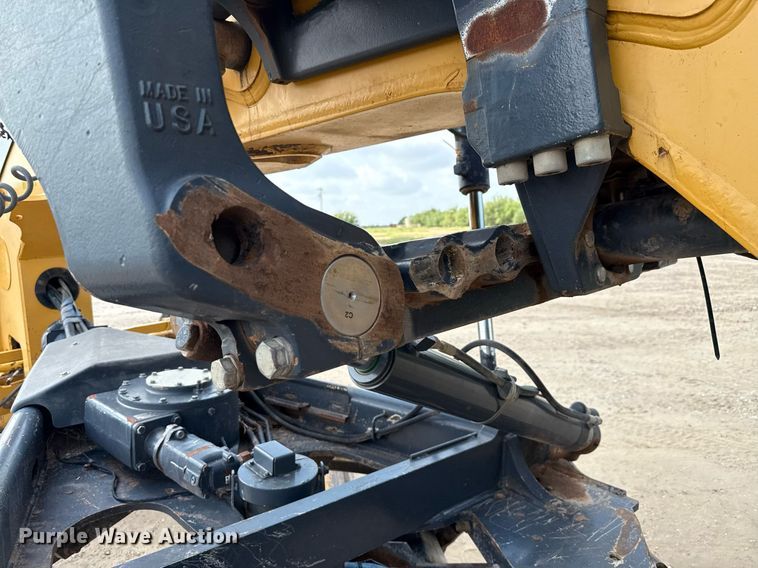 image for item ED5716 2012 John Deere 672G motor grader