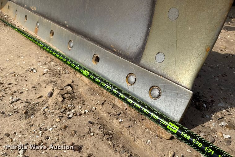 image for item ED5716 2012 John Deere 672G motor grader