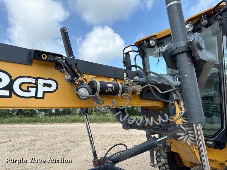 image for item ED5716 2012 John Deere 672G motor grader