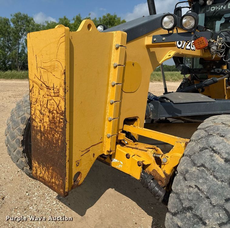 image for item ED5716 2012 John Deere 672G motor grader