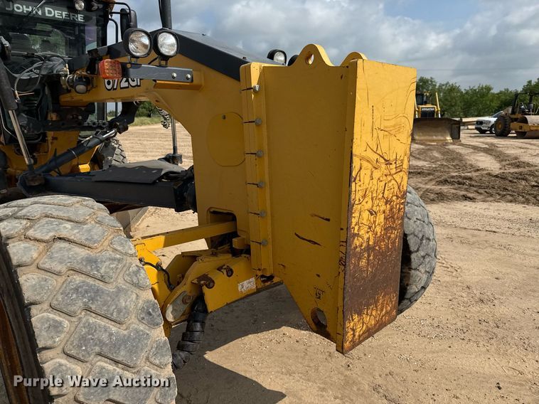 image for item ED5716 2012 John Deere 672G motor grader