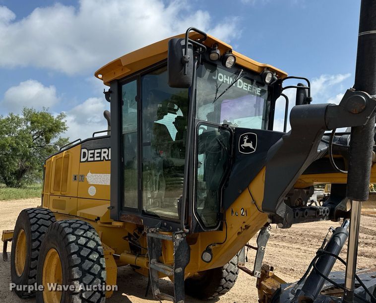 image for item ED5716 2012 John Deere 672G motor grader