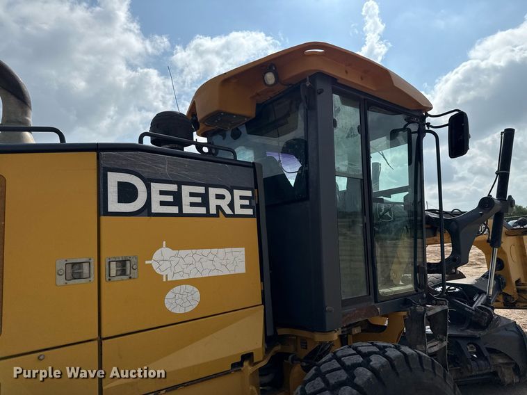 image for item ED5716 2012 John Deere 672G motor grader