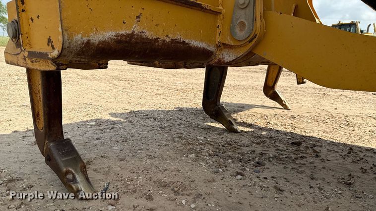 image for item ED5716 2012 John Deere 672G motor grader