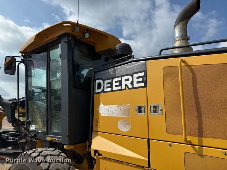 image for item ED5716 2012 John Deere 672G motor grader