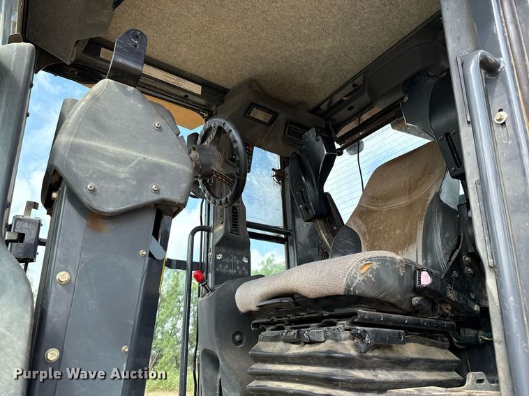 image for item ED5716 2012 John Deere 672G motor grader