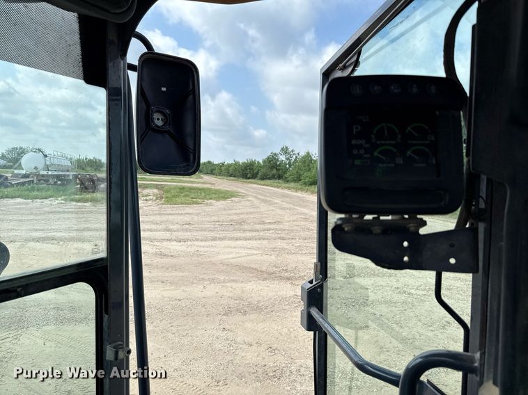 image for item ED5716 2012 John Deere 672G motor grader