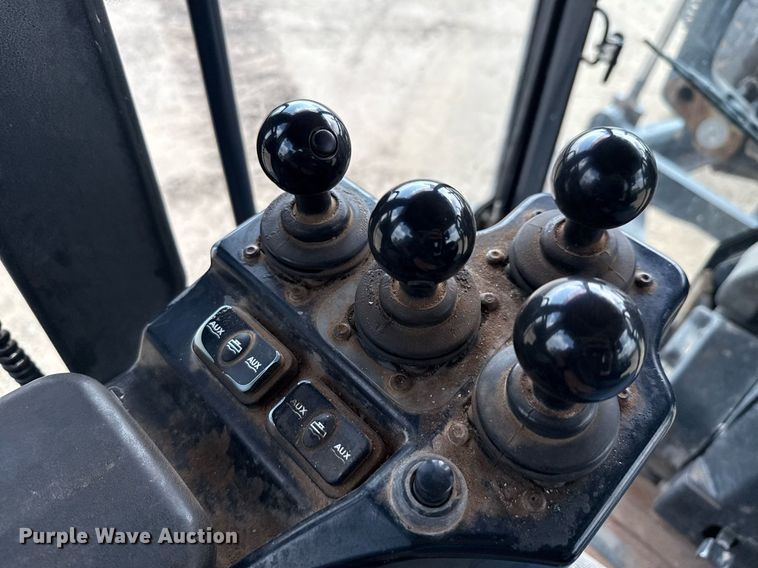 image for item ED5716 2012 John Deere 672G motor grader