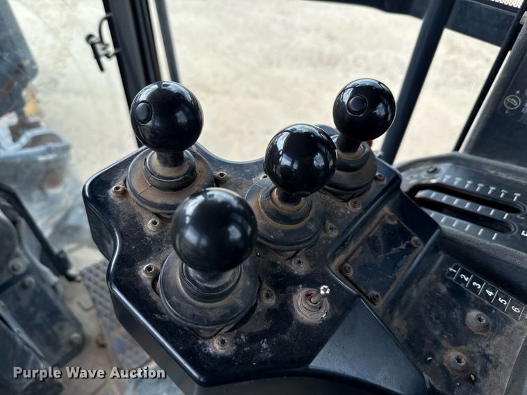 image for item ED5716 2012 John Deere 672G motor grader