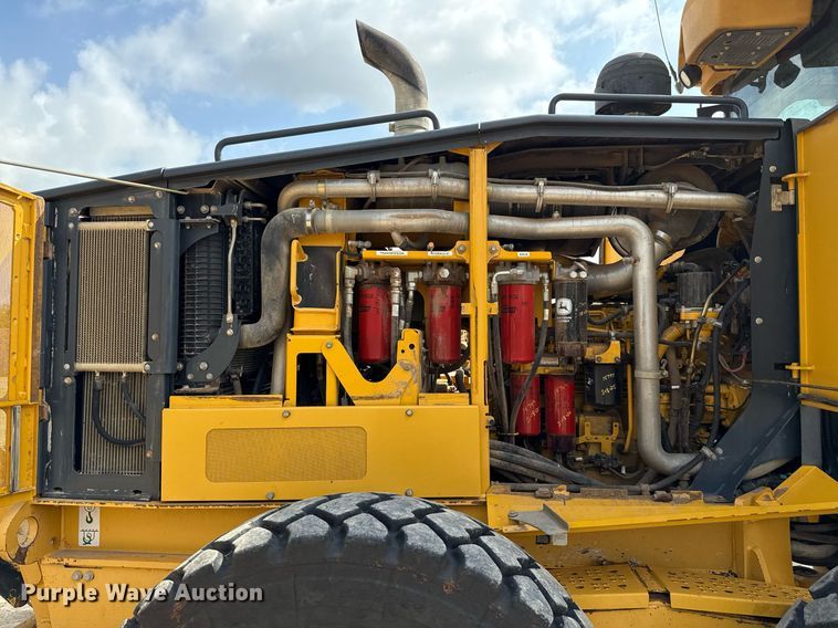 image for item ED5716 2012 John Deere 672G motor grader