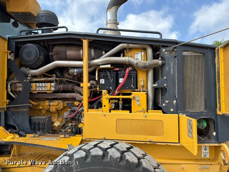 image for item ED5716 2012 John Deere 672G motor grader