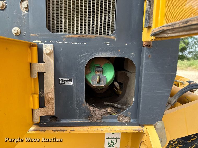 image for item ED5716 2012 John Deere 672G motor grader