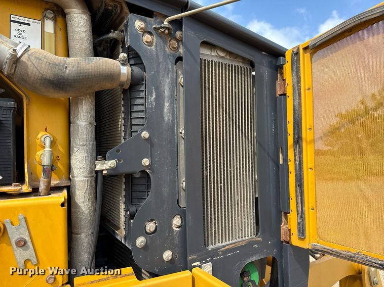 image for item ED5716 2012 John Deere 672G motor grader