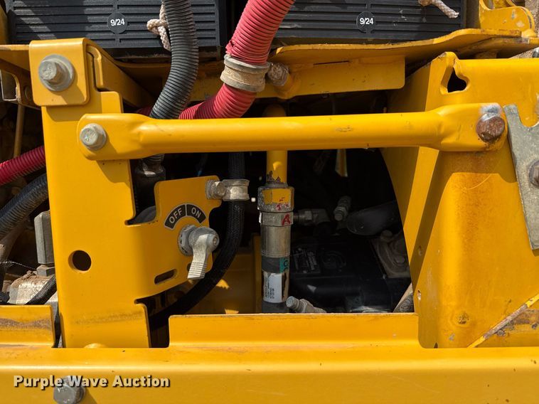 image for item ED5716 2012 John Deere 672G motor grader