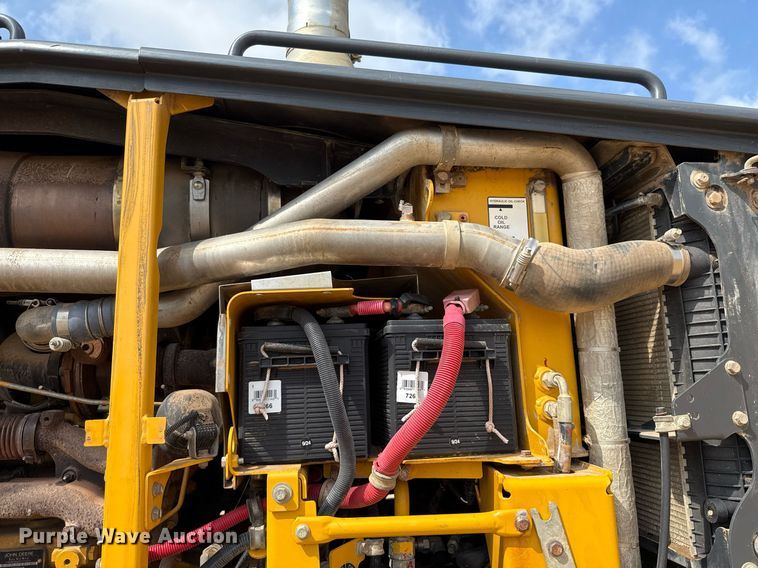 image for item ED5716 2012 John Deere 672G motor grader