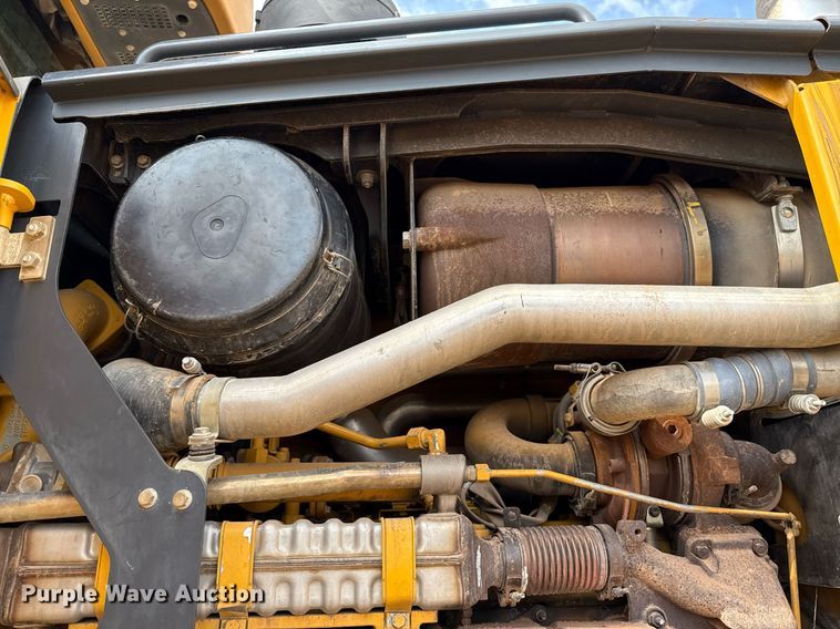 image for item ED5716 2012 John Deere 672G motor grader