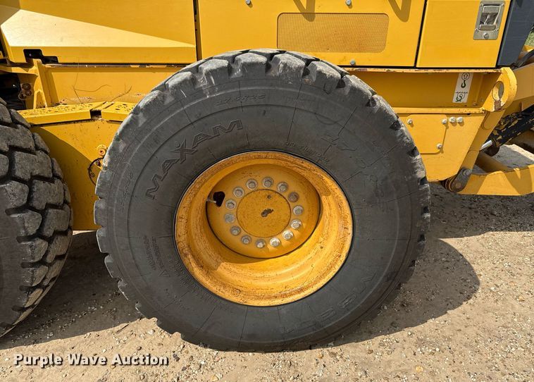 image for item ED5716 2012 John Deere 672G motor grader