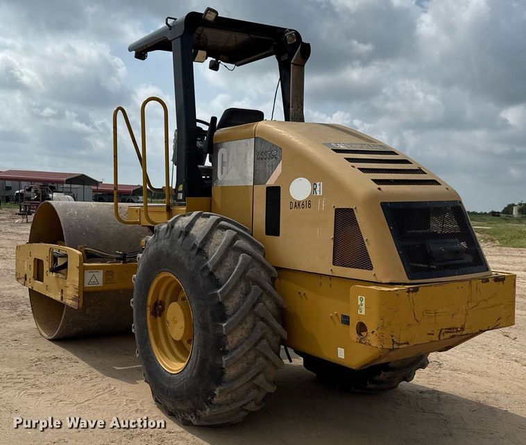 image for item ED5717 2007 Caterpillar CS-533E single drum vibratory roller