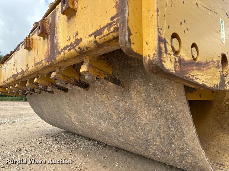 image for item ED5717 2007 Caterpillar CS-533E single drum vibratory roller